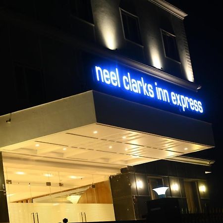 אגרה Neel Clarks Inn Express מראה חיצוני תמונה
