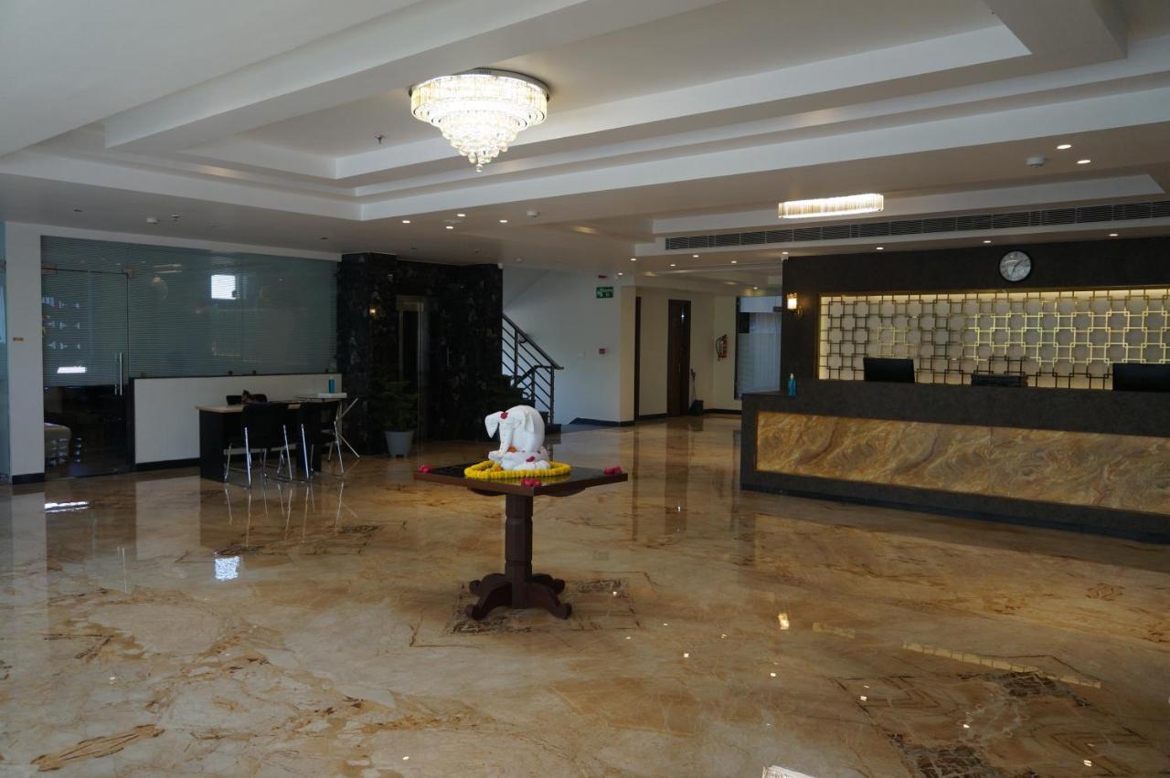 אגרה Neel Clarks Inn Express מראה חיצוני תמונה